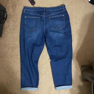 NWT No Boundaries distressed mom jeans